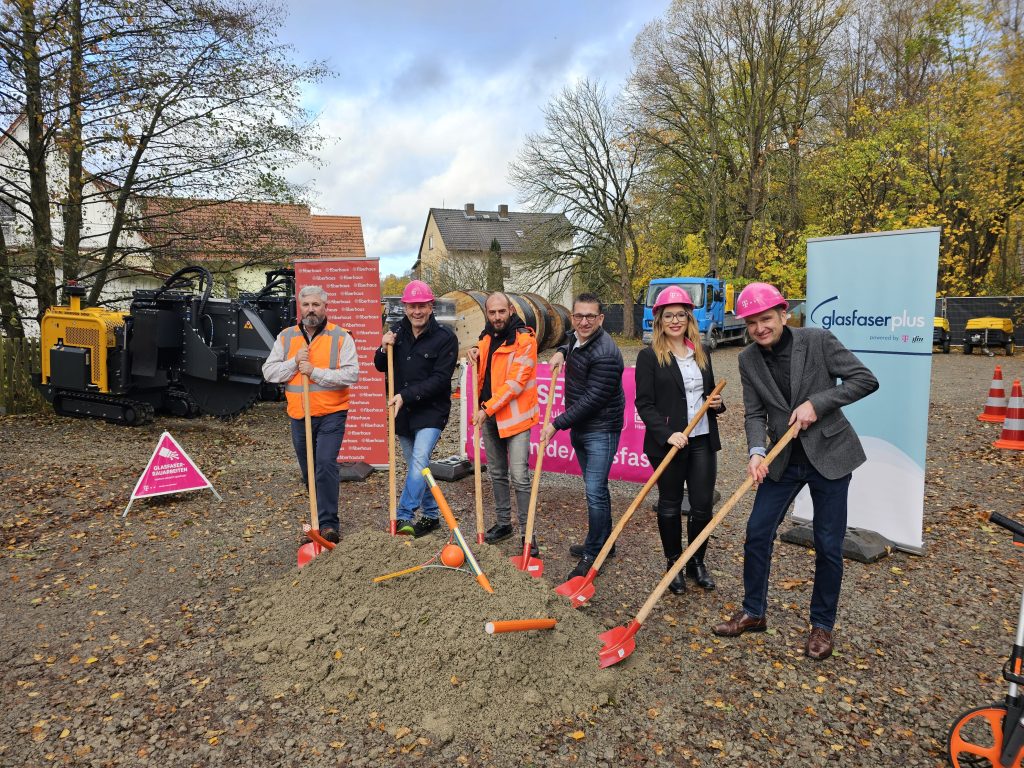 Spatenstich Für Den Glasfaserausbau In Hessisch Lichtenau-West ...