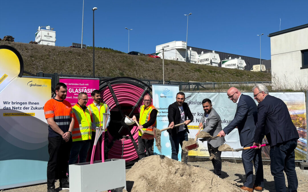 Spatenstich für den Glasfaser-Ausbau in Schmallenberg