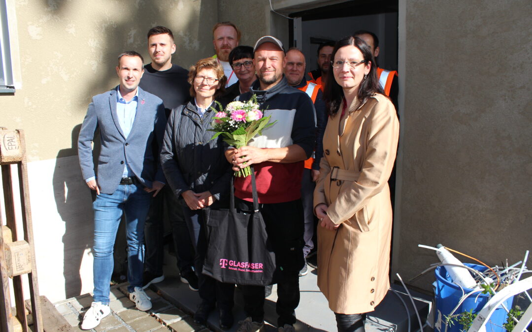 Premiere in Schönefeld: GlasfaserPlus bringt im geförderten Ausbau erste Kunden auf Gigabit-Geschwindigkeit