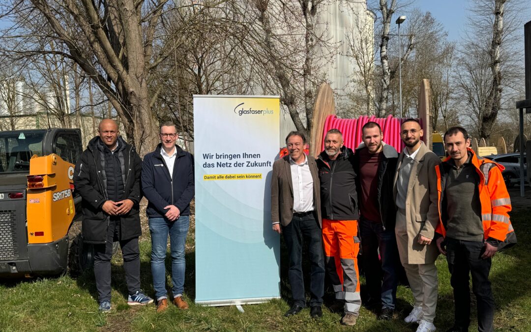 Netzausbau: Bürgermeister Harald Reisner besucht GlasfaserPlus-Baustelle