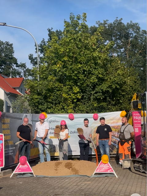 Spatenstich für den Glasfaser-Ausbau in Wilhermsdorf