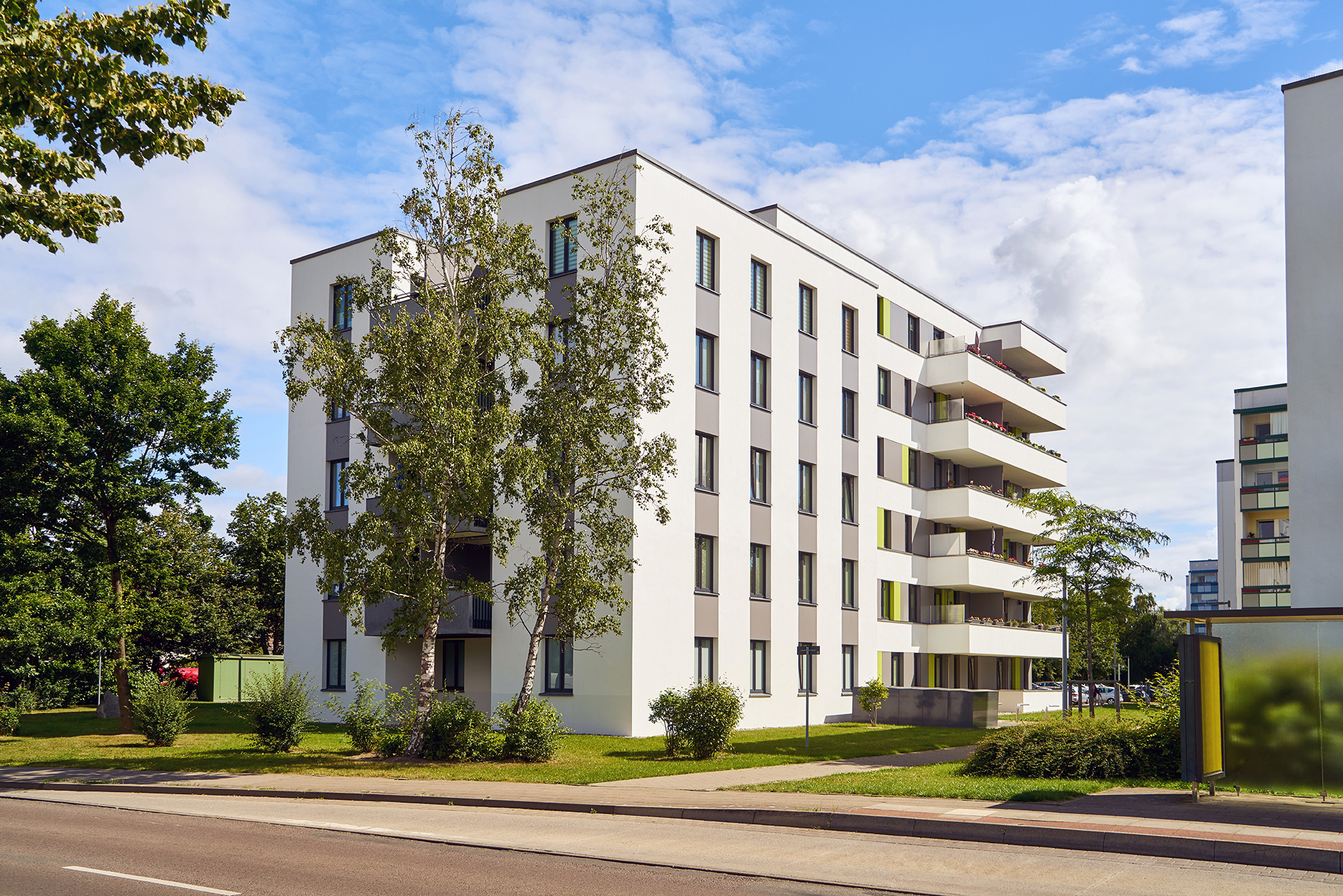 Wohnsiedlung mit Mehrfamilienhäusern in der Stadt Wohnsiedlung mit Mehrfamilienhäusern in der Stadt