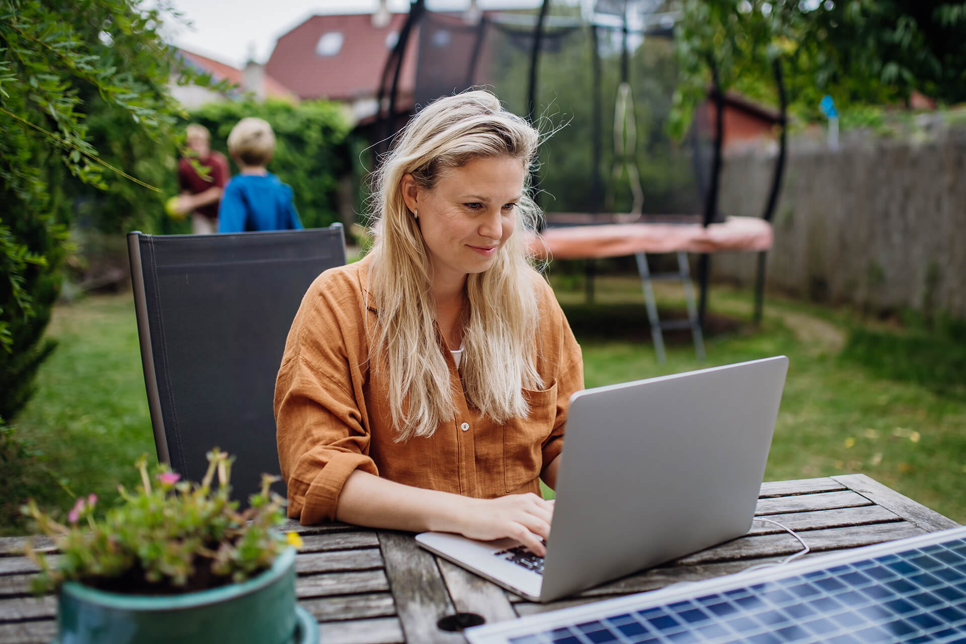 Nutzer Laptop Frau 2
