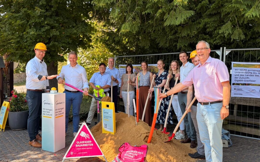 Spatenstich für den geförderten Glasfaser-Ausbau im Landkreis Euskirchen