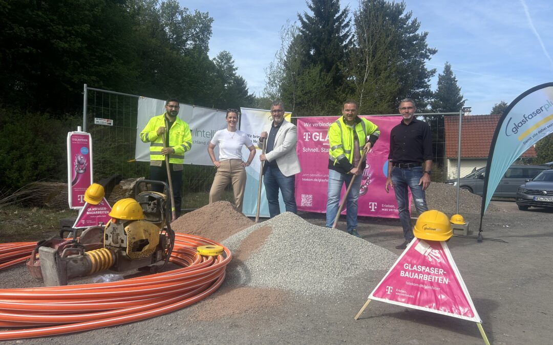 Spatenstich für den Glasfaser-Ausbau in Schleusingen