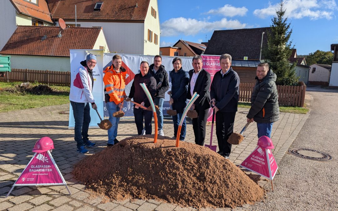 Spatenstich für den geförderten Glasfaser-Ausbau in Windsbach