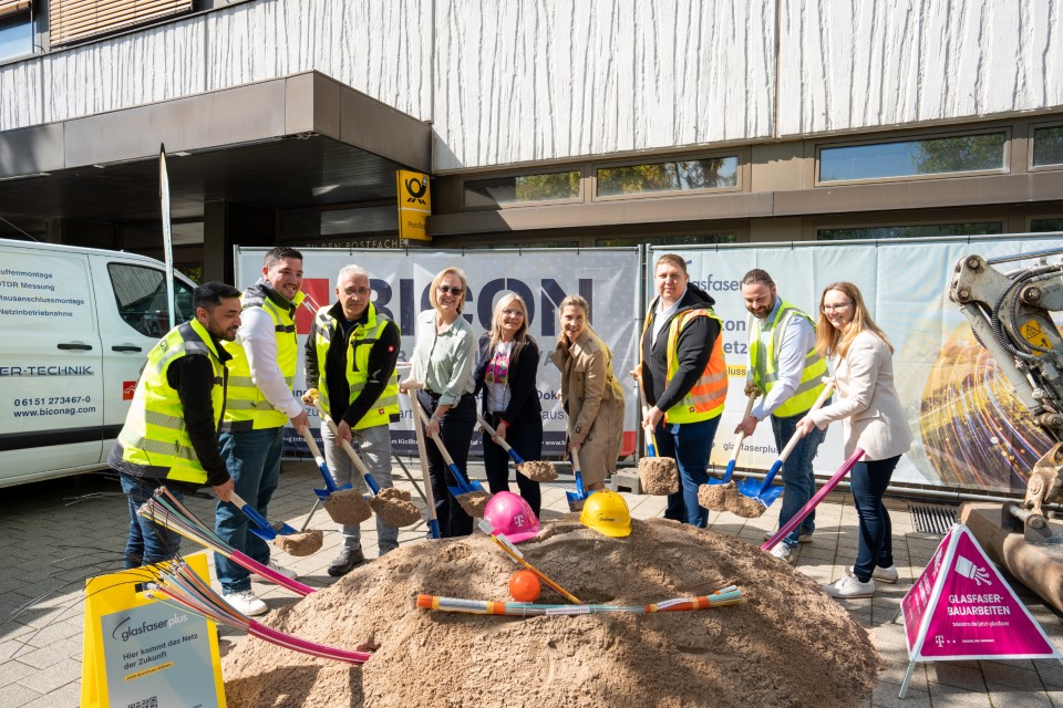 Spatenstich für den Glasfaser-Ausbau in Schwetzingen