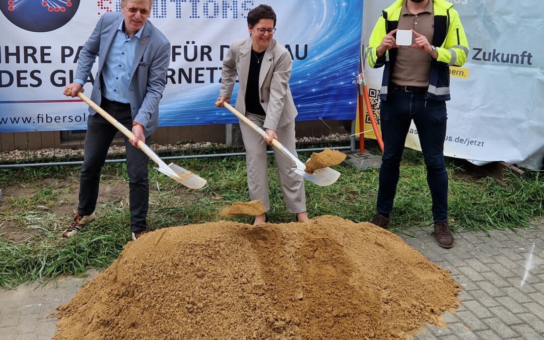 Spatenstich für den Glasfaser-Ausbau in Spremberg